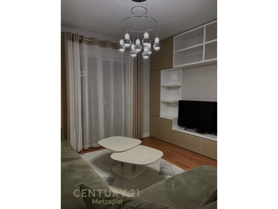 Tirane, jepet me qera apartament 1+1+Ballkon Kati 2, 65 m² 800 € (teg)