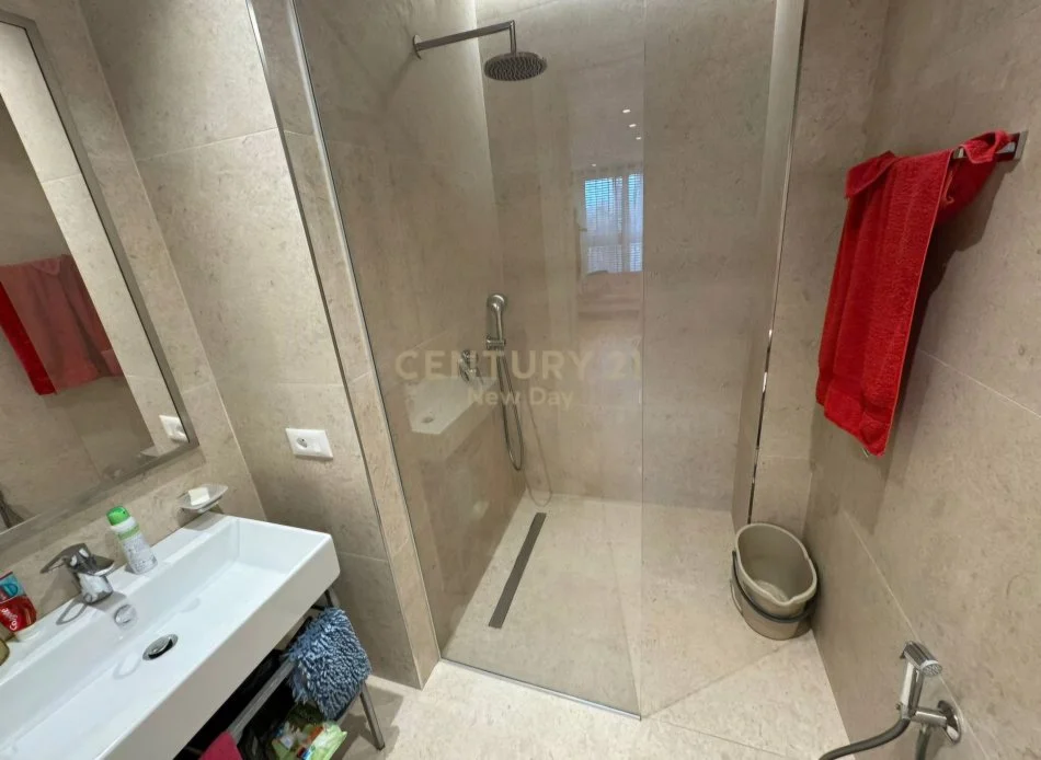 Durres, shitet apartament 3+1 Kati 1, 120 m² 260.000 € (Qerret)