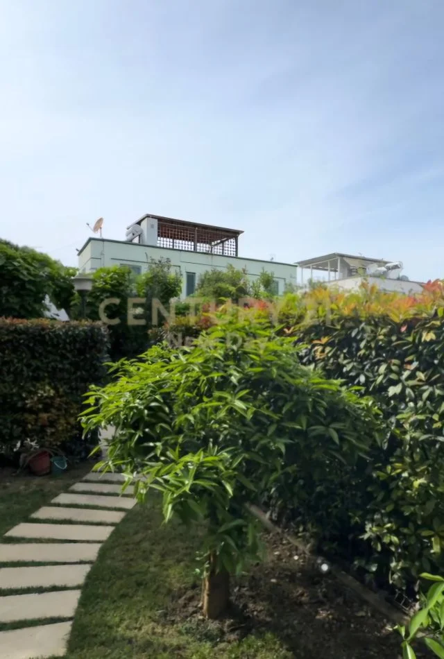 Durres, shitet apartament 3+1 Kati 1, 120 m² 260.000 € (Qerret)