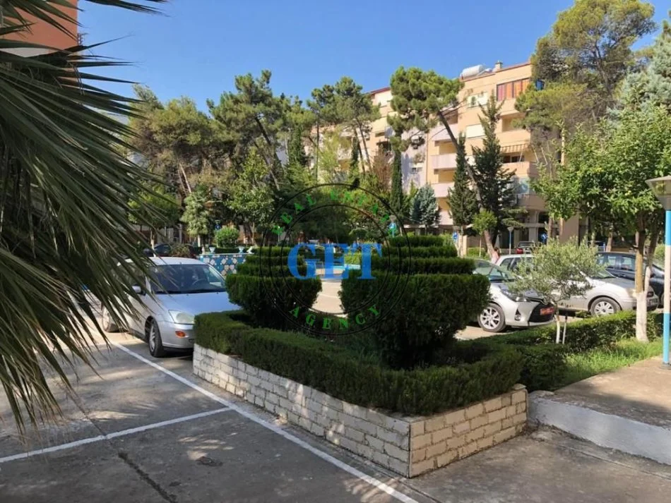 Tirane, shitet apartament 2+1 Kati 3, 100 m² 148.000 € (Golem)