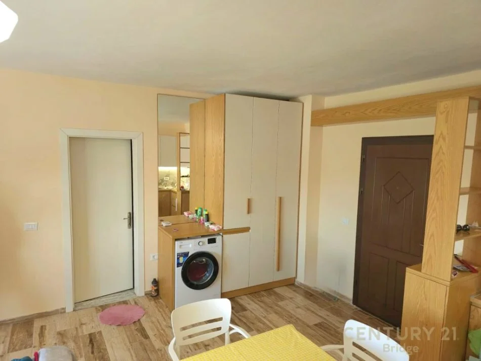 Durres, shitet apartament 1+1+Aneks+Ballkon ,