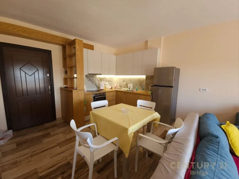 Durres, shitet apartament 1+1+Aneks+Ballkon ,