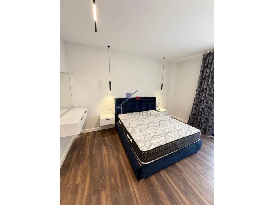 Tirane, jepet me qera apartament 2+1+Ballkon Kati 3, 100 m² 1.000 € (Ish Fusha e Aviacionit)