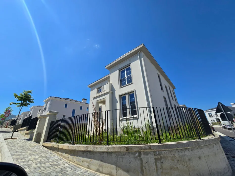 Tirane, shitet Vile Vile 3 Katshe , 415 m² (Rolling Hills 2)