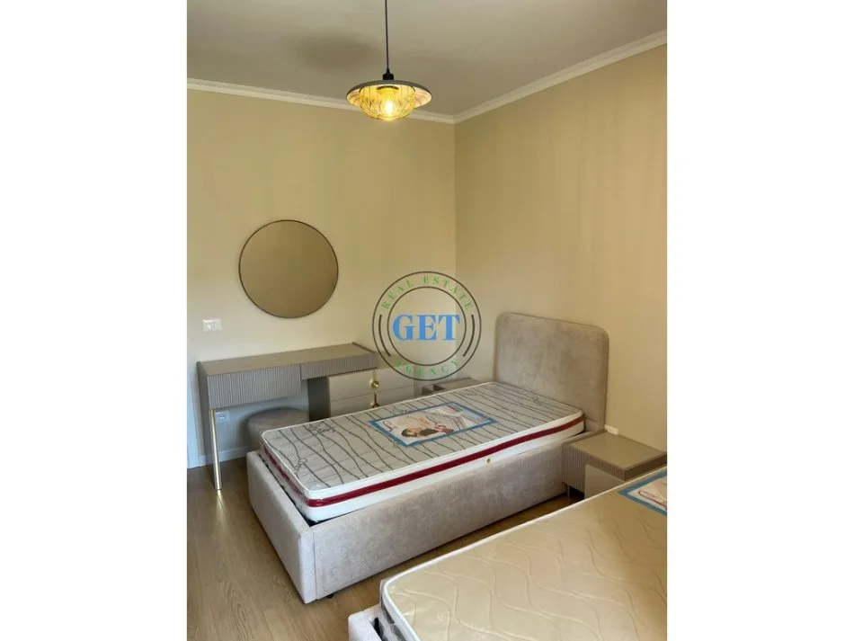 Tirane, shitet apartament 2+1 Kati 3, 100 m² 148.000 € (Golem)