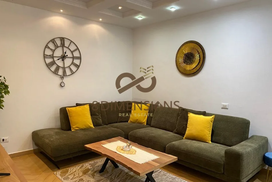 Jepet me qera Apartament 1+1 tek Ish Galeria 17 Nentori (D8242A-218)