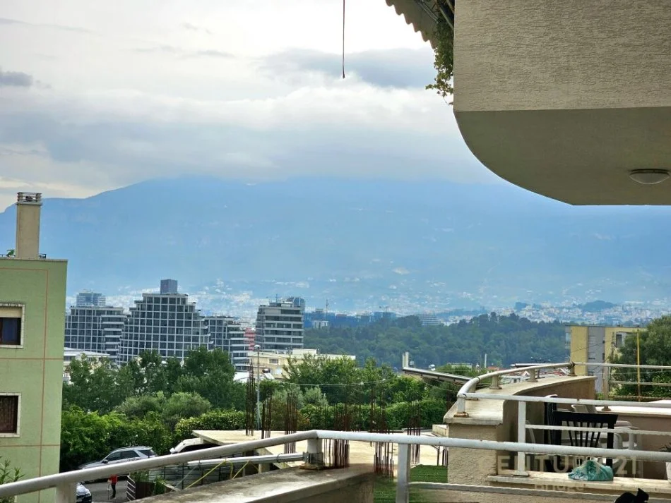 Tirane, jepet me qera apartament 2+1 Kati 1, 108 m² 700 € (KOPSHTI BOTANIK)