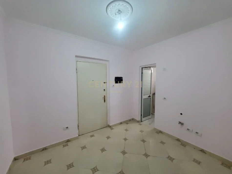 Tirane, shitet apartament 1+1, Kati 1, 55 m² 660,000 € (Kinostudio)