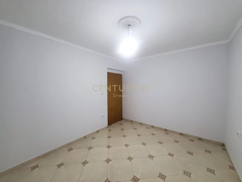 Tirane, shitet apartament 1+1, Kati 1, 55 m² 660,000 € (Kinostudio)