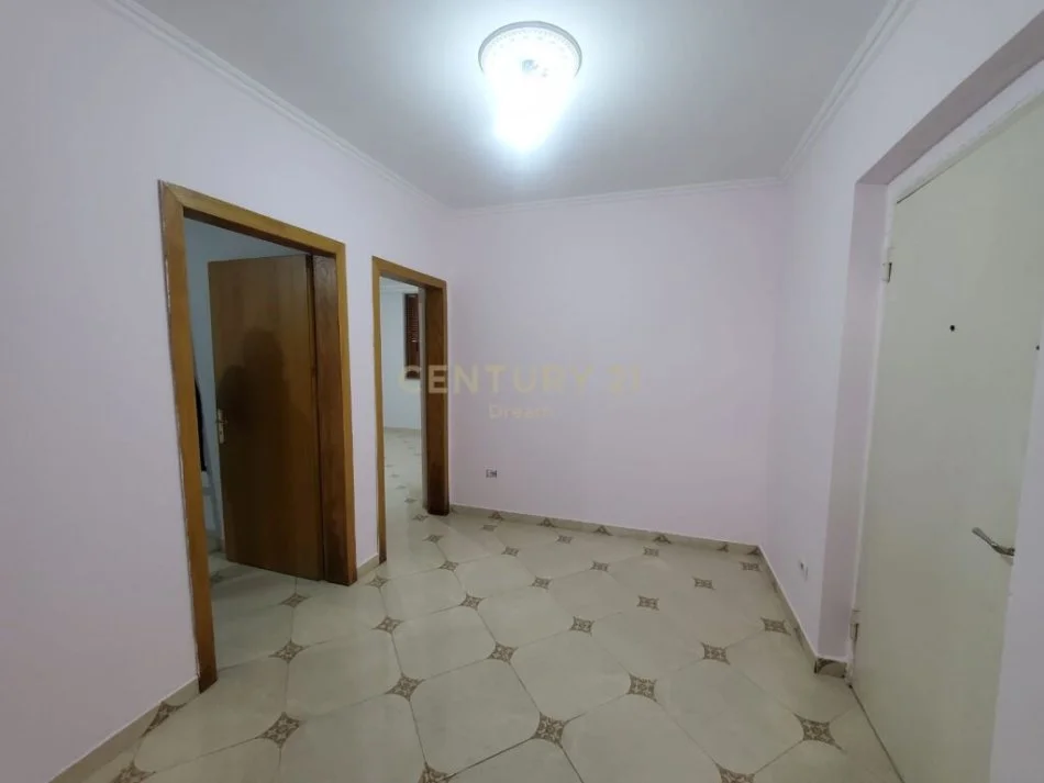 Tirane, shitet apartament 1+1, Kati 1, 55 m² 660,000 € (Kinostudio)