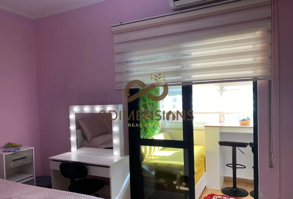 Jepet me qera Apartament 1+1 tek Ish Galeria 17 Nentori (D8242A-218)