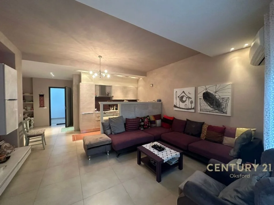 Tirane, shitet apartament 2+1+Aneks+Ballkon, Kati 3, 177 m² 175,000 € (gjiri lalzit)