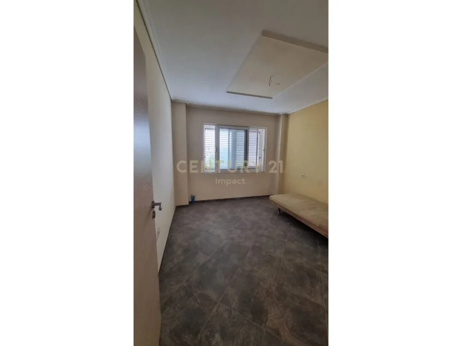 Tirane, shitet apartament 2+1+Ballkon Kati 4, 122 m² 155.000 € 