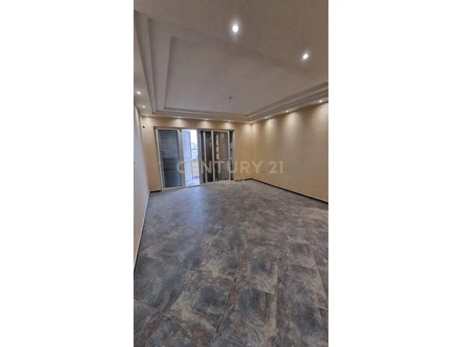 Tirane, shitet apartament 2+1+Ballkon Kati 4, 122 m² 155.000 € 