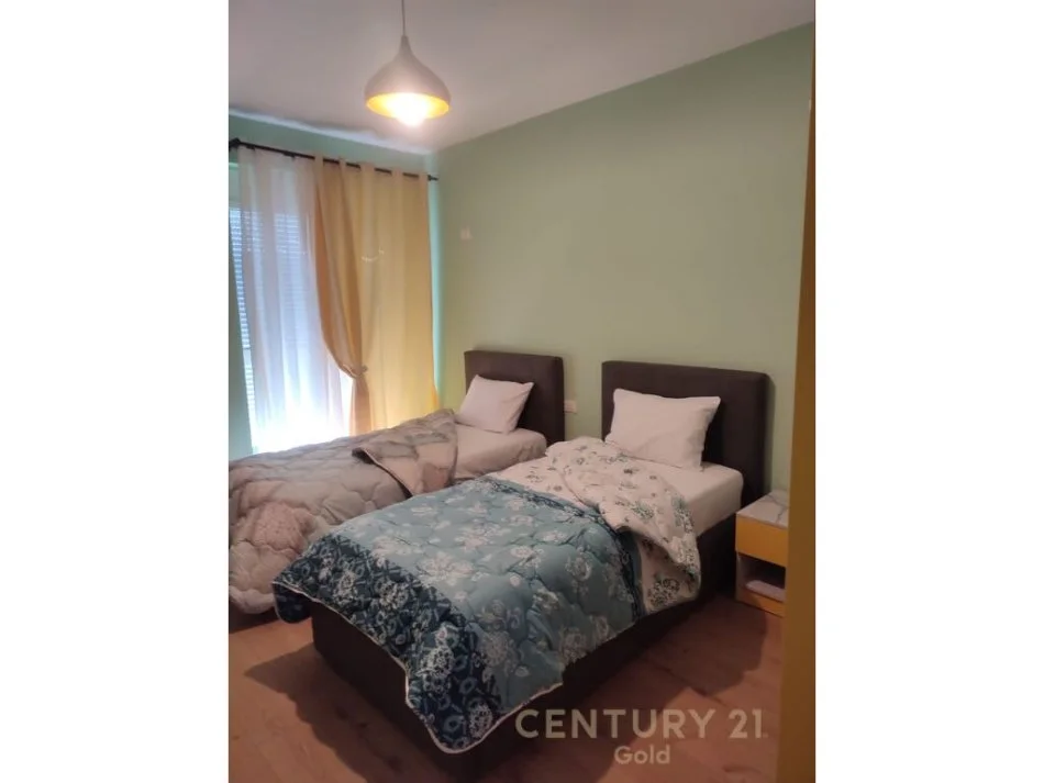 Tirane, jepet me qera apartament 2+1+Ballkon, Kati 3, 113 m² 700 € (Kompleksi Star,21 Dhjetori)
