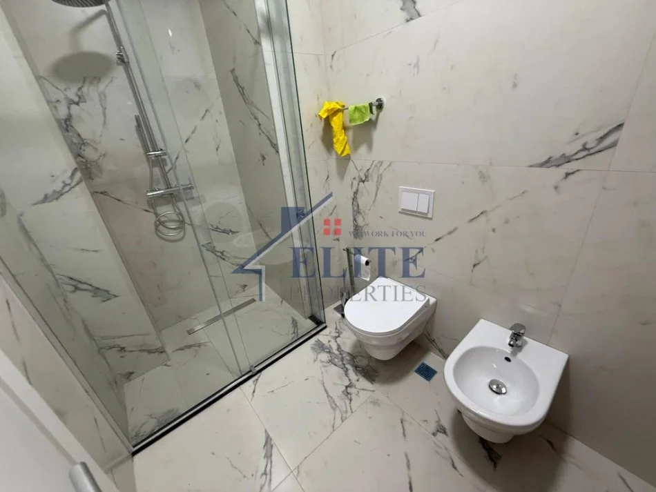Tirane, jepet me qera apartament 1+1+Ballkon Kati 3, 65 m² 1.000 € 