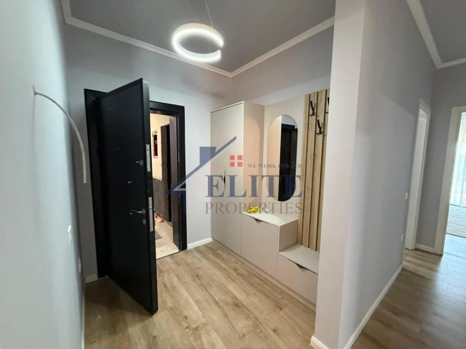Tirane, jepet me qera apartament 2+1+Ballkon Kati 3, 110 m² 1.500 € 