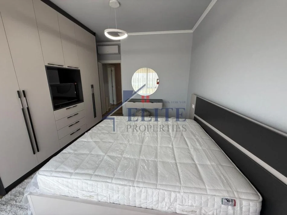 Tirane, jepet me qera apartament 2+1+Ballkon Kati 3, 110 m² 1.500 € 