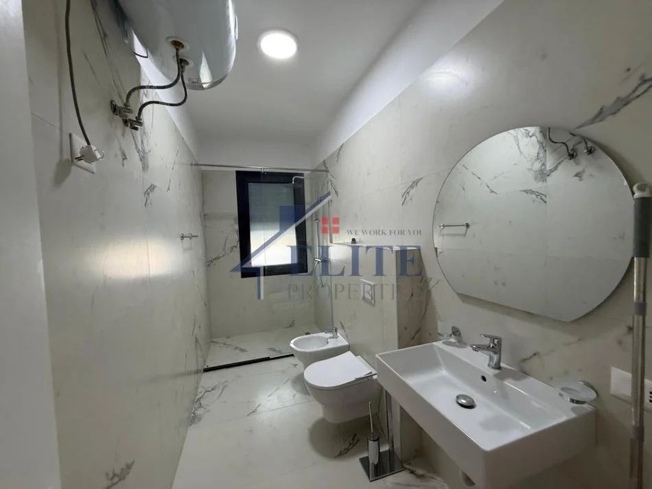 Tirane, jepet me qera apartament 2+1+Ballkon Kati 3, 110 m² 1.500 € 