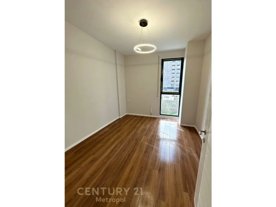 Tirane, shitet apartament 2+1 Kati 2, 105 m² 175,000 € (Xhamlliku)