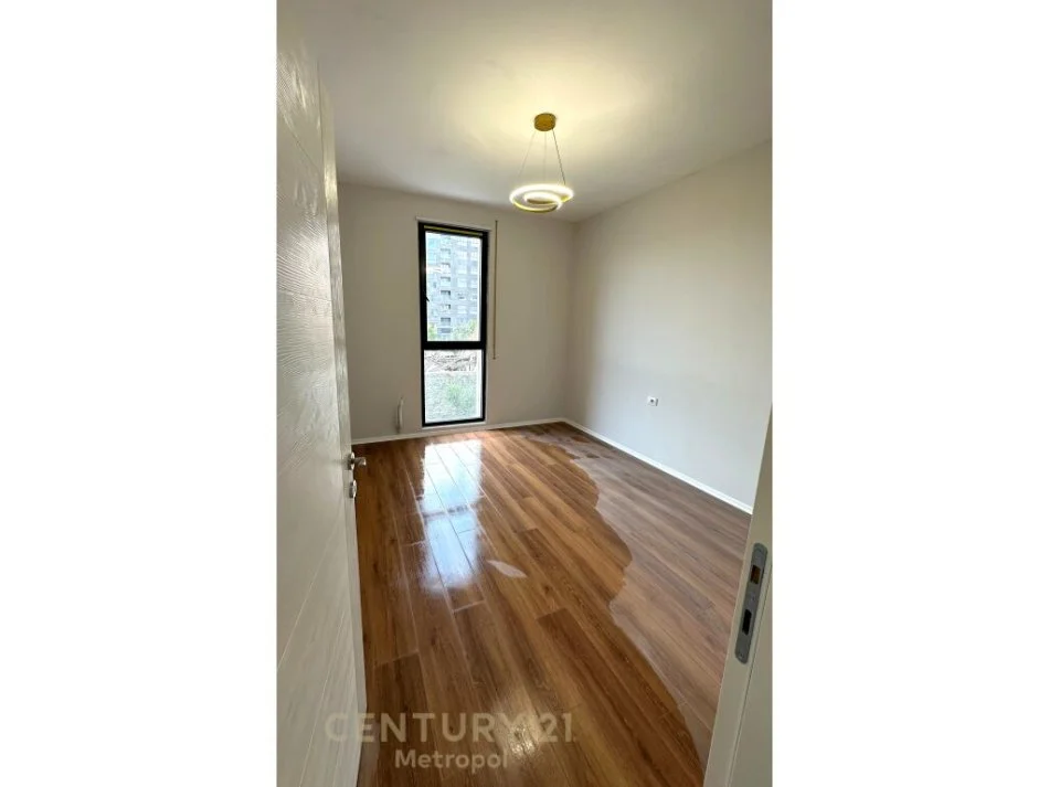 Tirane, shitet apartament 2+1 Kati 2, 105 m² 175,000 € (Xhamlliku)