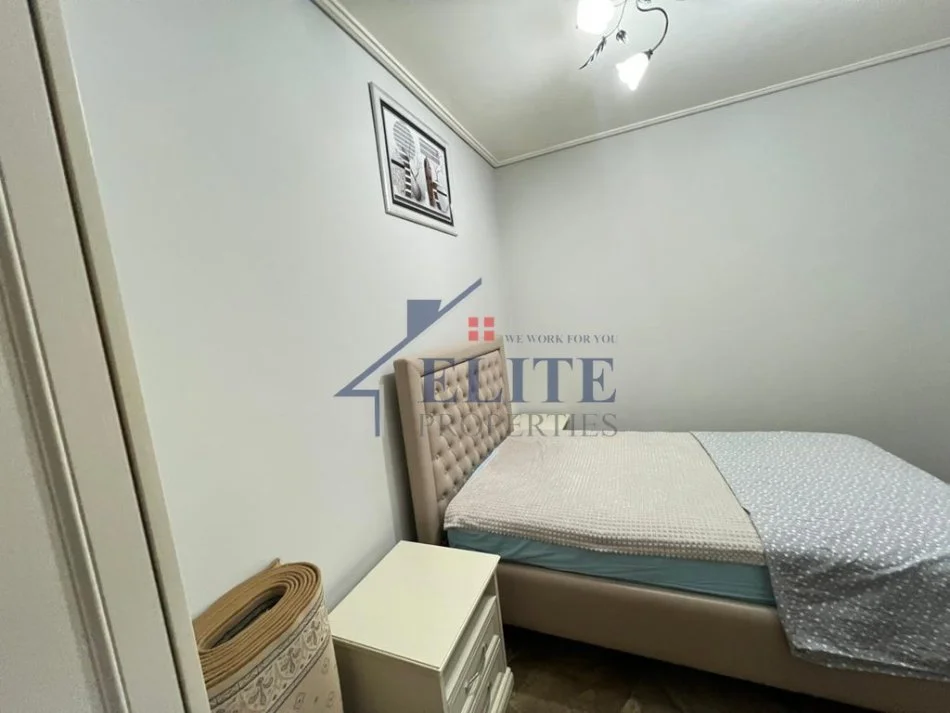 Tirane, jepet me qera apartament 3+1+Ballkon Kati 4, 135 m² 1.200 € (Ministria e Drejtesise)