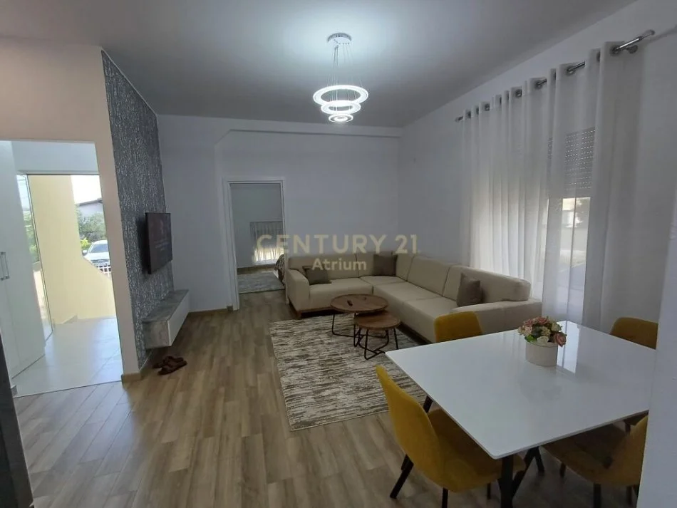 Tirane, jepet me qera apartament 2+1 Kati 1, 74 m² 450 € (rruga tonin arapi tek venue)