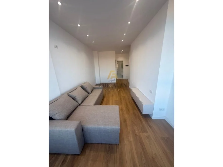 Tirane, shitet apartament 1+1 Kati 7, 65 m² 95.000 € (Astir)