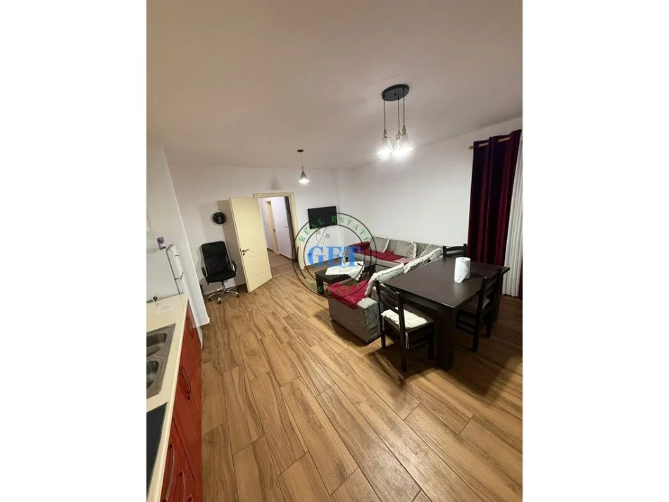 Durres, jepet me qera apartament 2+1 Kati 3, 95 m² 500 € (Plazh)