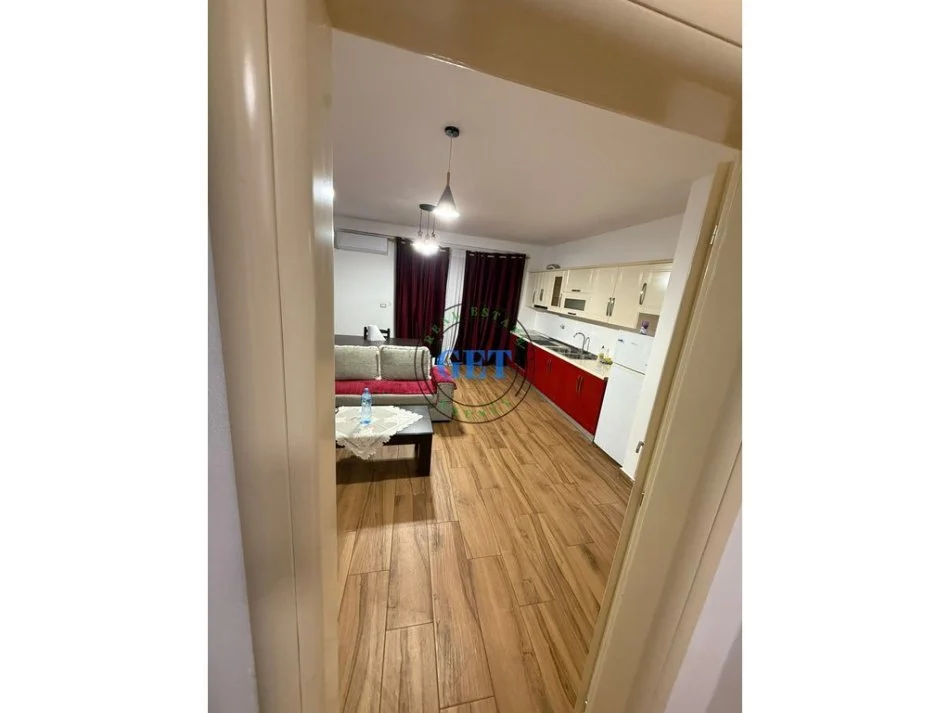 Durres, jepet me qera apartament 2+1 Kati 3, 95 m² 500 € (Plazh)