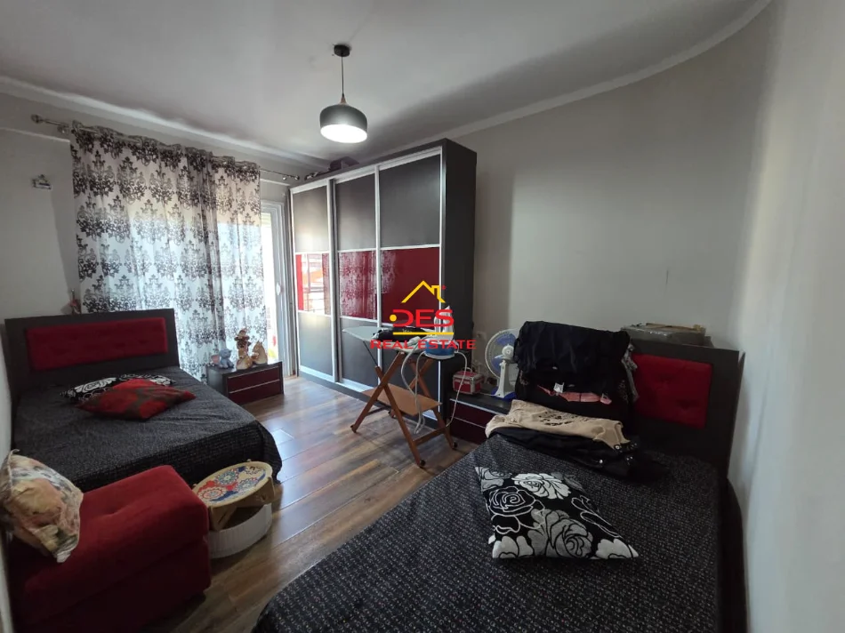 Vlore, shitet apartament 2+1+Ballkon Kati 9, 111 m² 163.000 € (Rruga Fiqirete Musta)