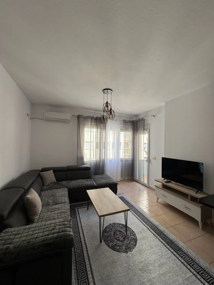 Tirane, jepet me qera 2+1 Kati 4, 100 m² 500 € (RRUGA TEODOR KEKO)