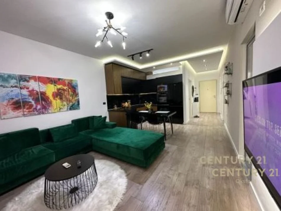 Tirane, jepet me qera apartament 2+1 Kati 2, 70 m² 700 € (komuna e parisit)