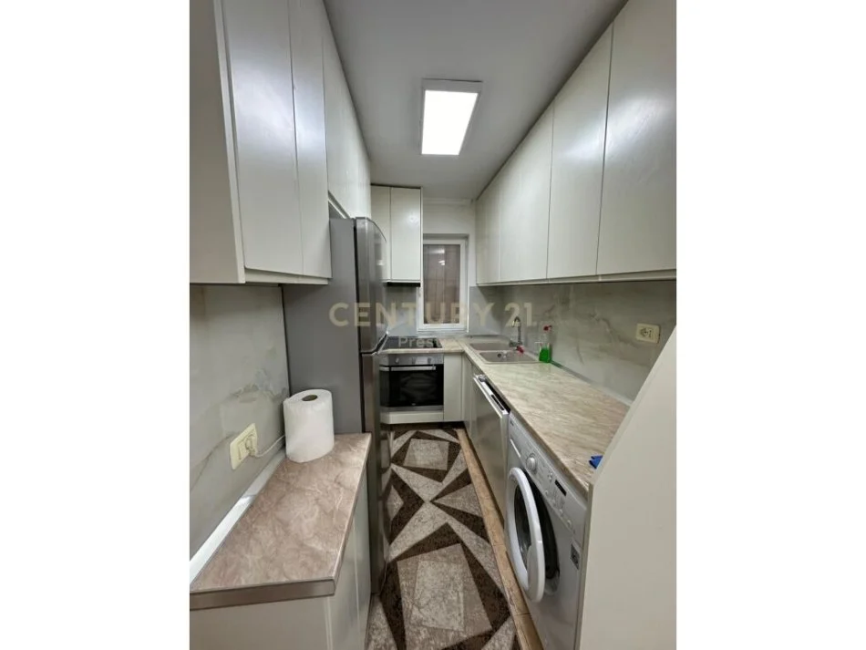 Tirane, shitet apartament 2+1 Kati 3, 76 m² 114.000 € (materniteti)