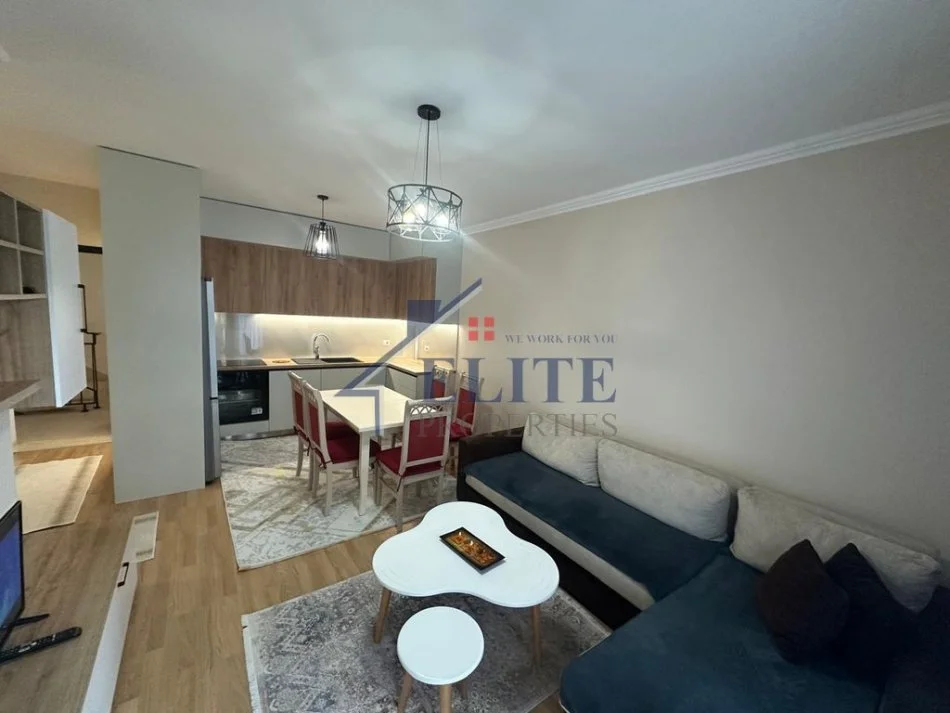 Tirane, jepet me qera apartament 2+1+Ballkon Kati 4, 96 m² 700 € (Don Bosko)