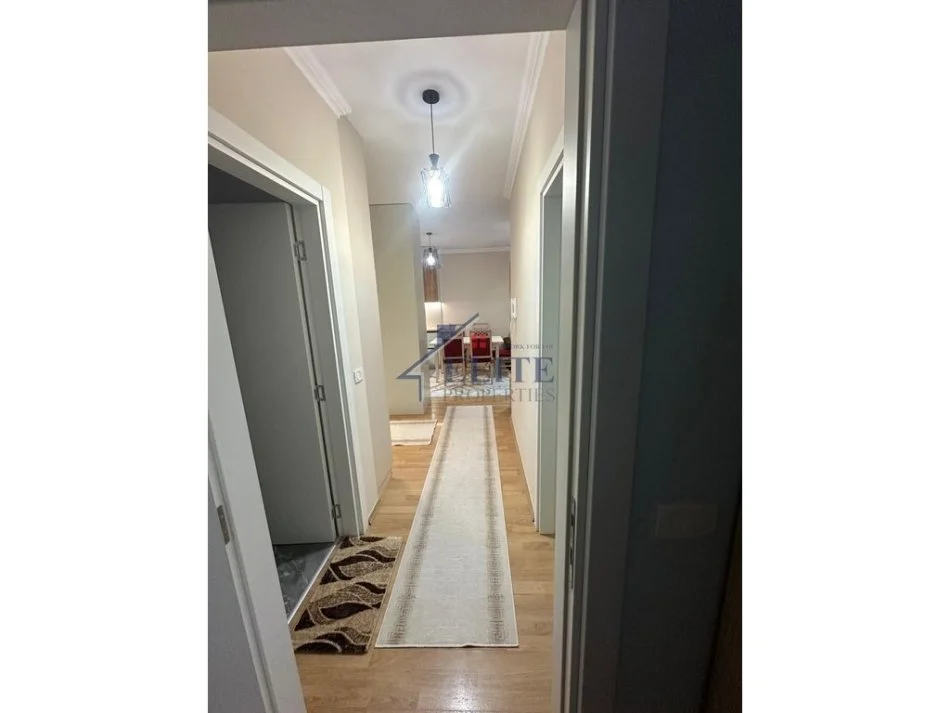 Tirane, jepet me qera apartament 2+1+Ballkon Kati 4, 96 m² 700 € (Don Bosko)