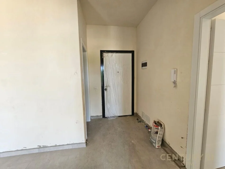 Tirane, shitet apartament 2+1+Ballkon Kati 2, 103 m² 150.000 € (ish fusha e Aviacionit)