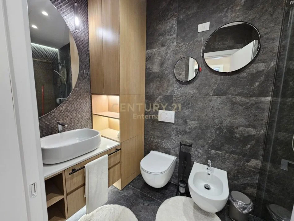 Tirane, jepet me qera apartament 2+1 Kati 6, 93 m² 1.400 € (rruga e kosovareve)