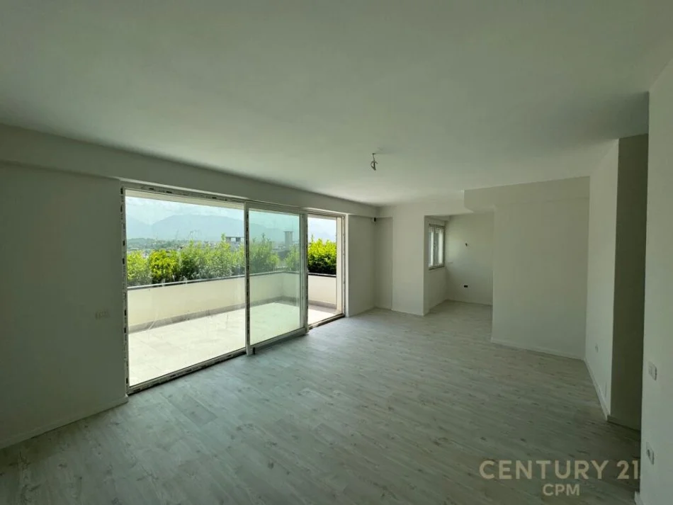 Tirane, shitet apartament 3+1 Kati 4, 131 m² 350.000 € (LIQENI I THATE)