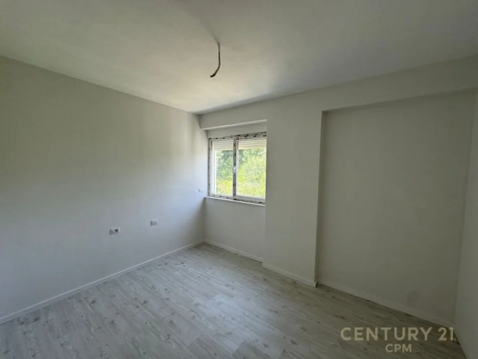 Tirane, shitet apartament 3+1 Kati 4, 131 m² 350.000 € (LIQENI I THATE)