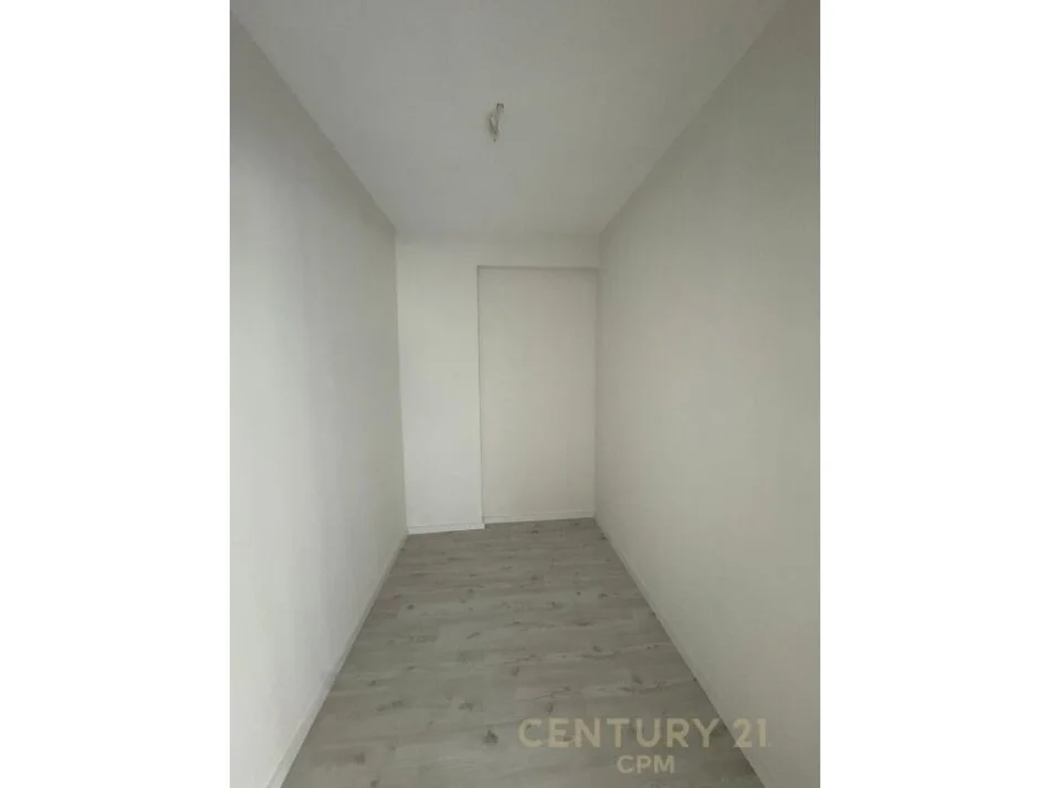 Tirane, shitet apartament 3+1 Kati 4, 131 m² 350.000 € (LIQENI I THATE)