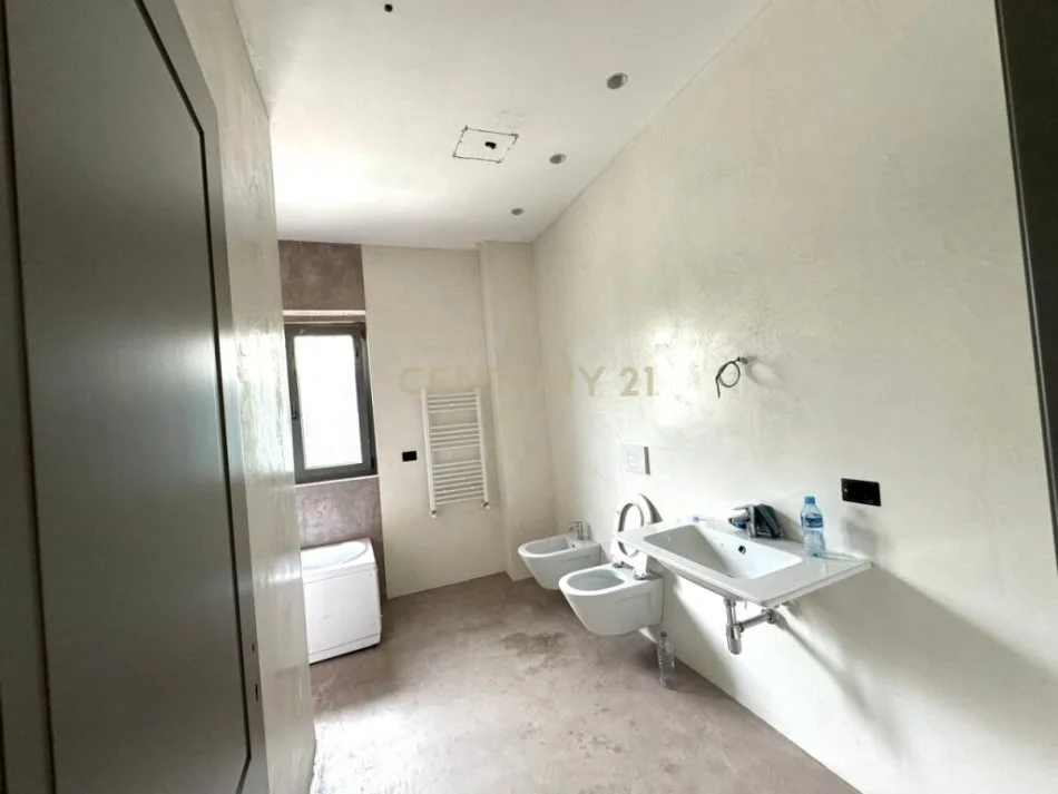 Tirane, shitet Vile 3 Katshe Kati 3, 558 m² 1.169.800 € (Neom92882)