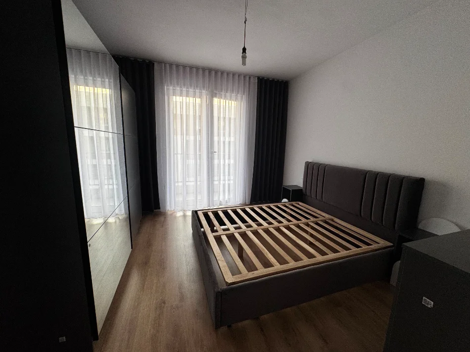 Tirane, jepet me qera apartament 2+1+Ballkon Kati 7, 95 m² 450 € (Apartament 2+1 Per Qera Univers City I Pabanuar Me Pare )