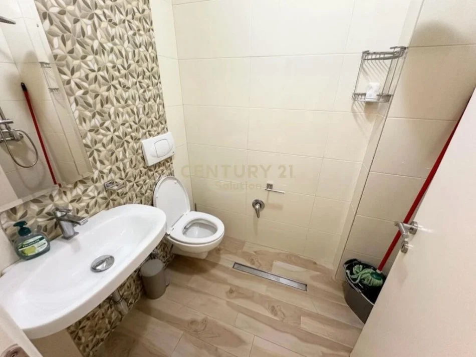 Tirane, jepet me qera apartament Kati 8, 94 m² 900 € 