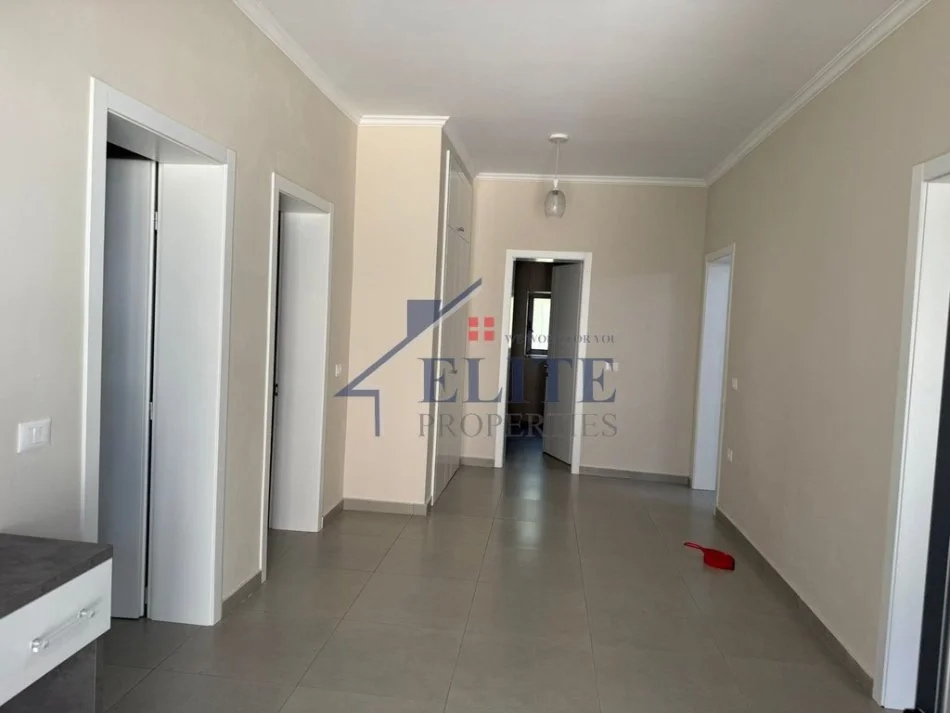 Tirane, jepet me qera shtepi 3+1 Kati 0, 120 m² 800 € (Sauk)