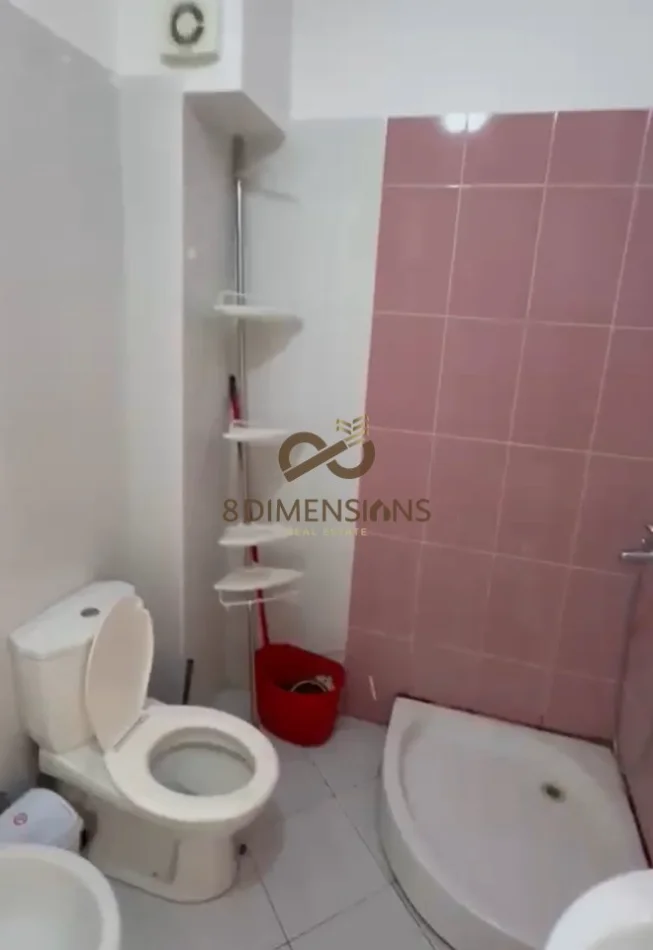 Jepet me qera Apartament 2+1 ne Liqenin e Thate (D8242A-220)