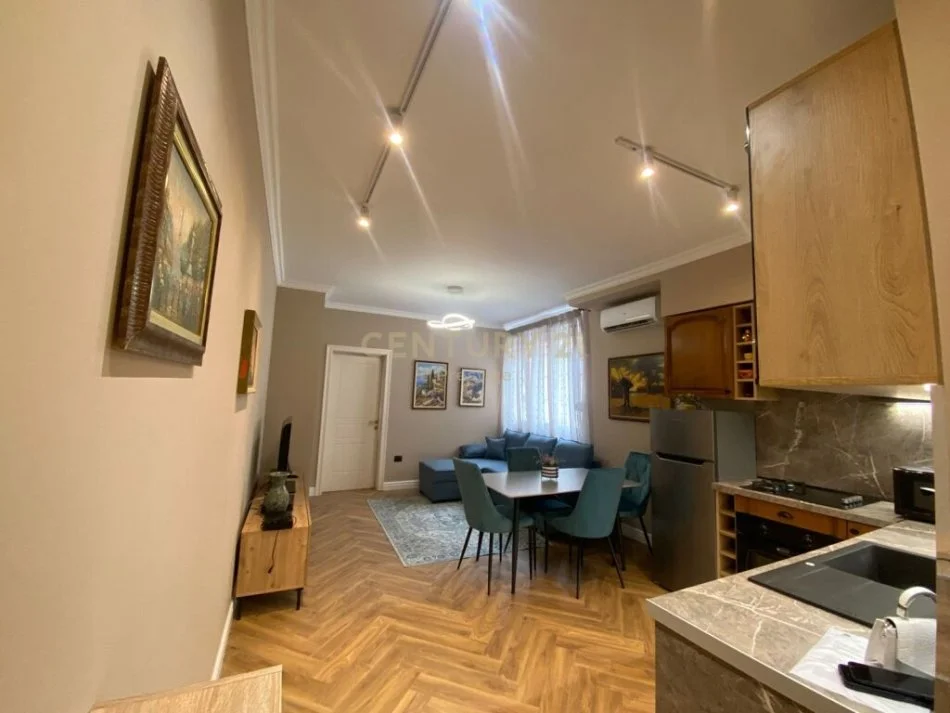 Tirane, jepet me qera apartament Kati 5, 67 m² 600 € 