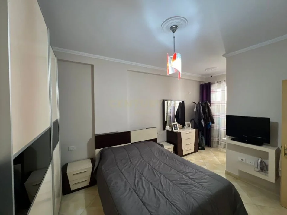 Tirane, shitet 2+1 Kati 2, 100 m² 132.000 € (Yzberish)