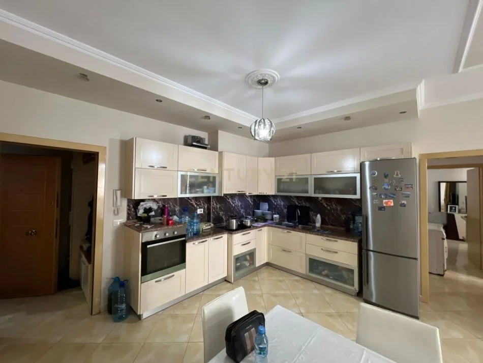 Tirane, shitet apartament 2+1+Ballkon Kati 2, 100 m² 137,000 € 