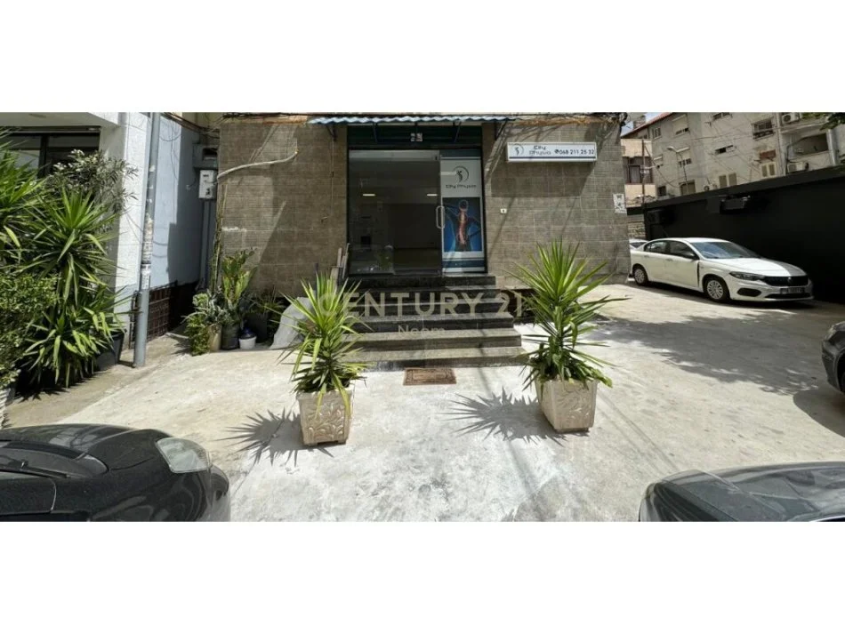 Tirane, shes ambjent biznesi Kati 0, 135 m² 265.000 € (Rruga e Durresit)